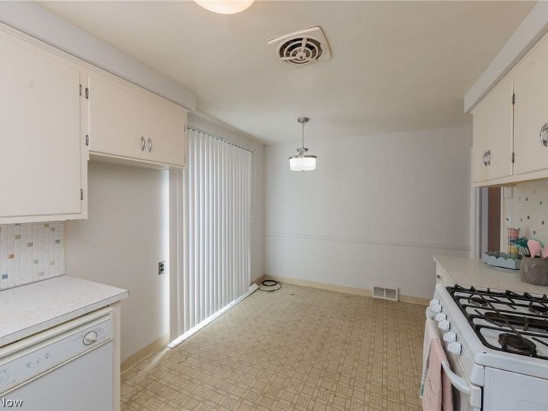 94 Southwick Drive, Bedford, OH 44146 Photo 9