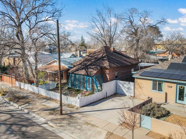 1305 Marble Avenue NW, Albuquerque, NM 87104