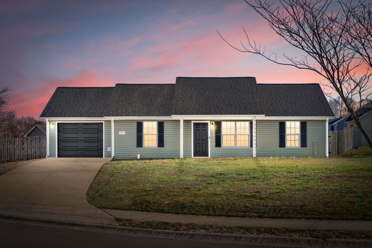 1071 Meshaw Trl, Clarksville, TN 37040 Main Photo