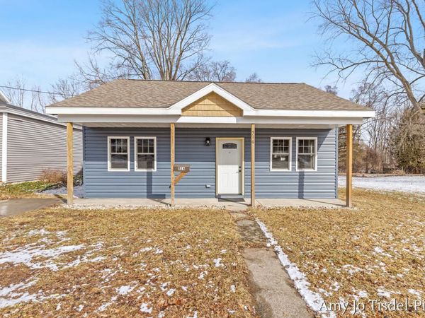 516 W Montcalm Street, Greenville, MI 48838