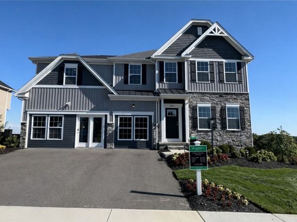 172 Victoria Dr, Moon Township, PA 15108