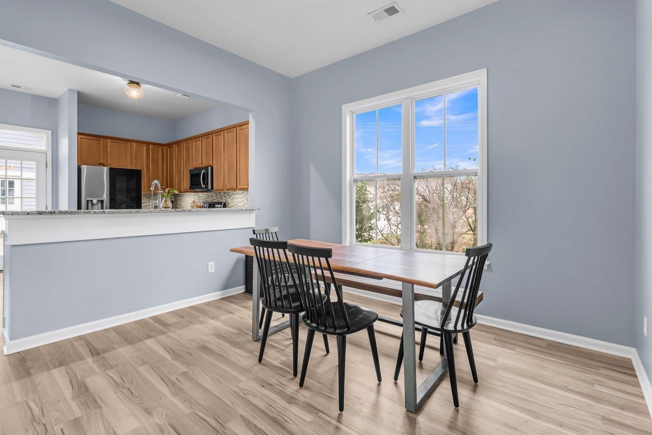 100 Hyacinth Street Photo 9