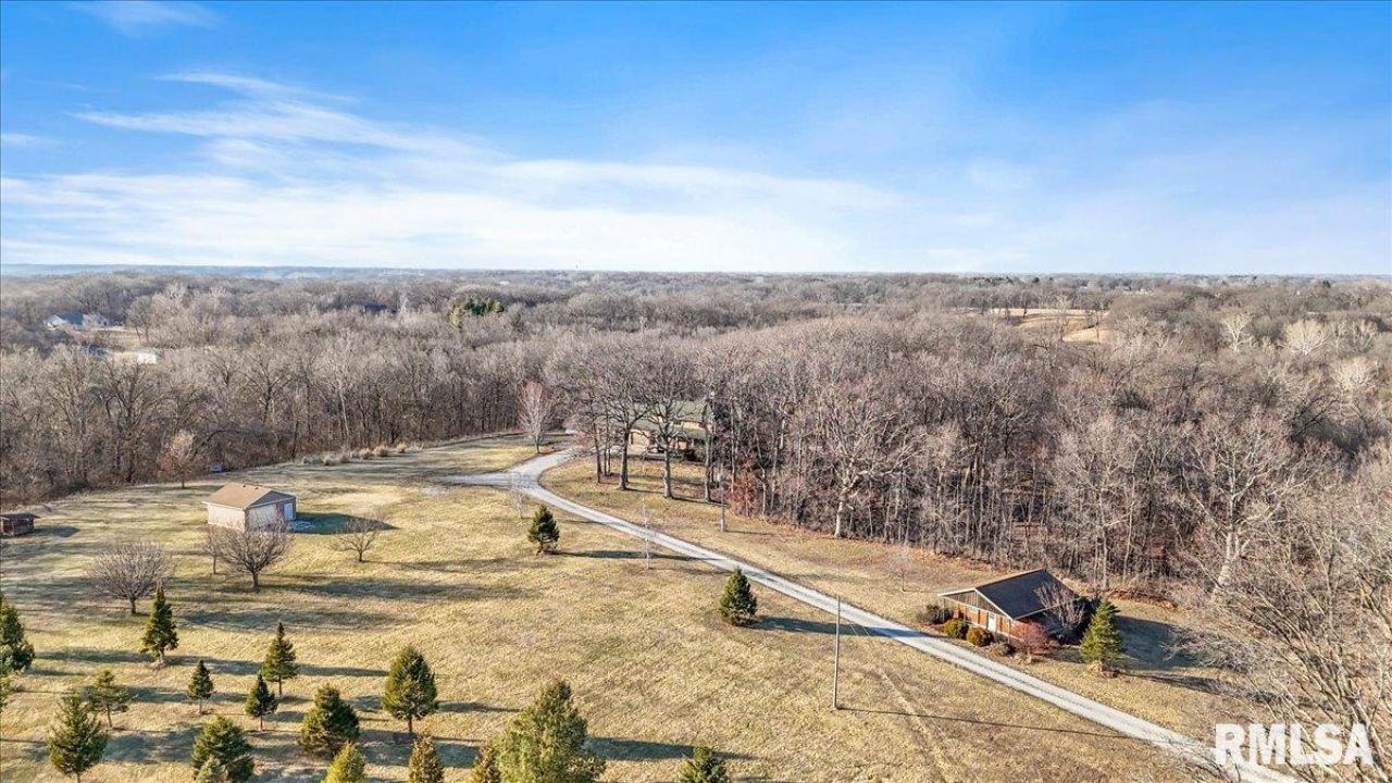 13500 Hickory Road, Athens, IL 62613 Main Photo