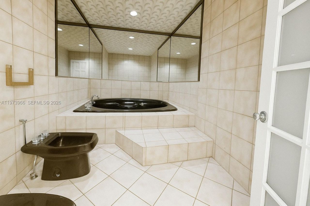 1915 Country Club Prado, Coral Gables, FL 33134 Photo