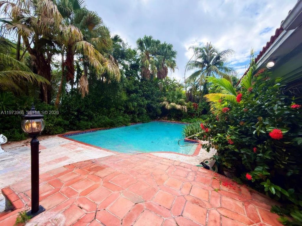 1915 Country Club Prado, Coral Gables, FL 33134 Photo