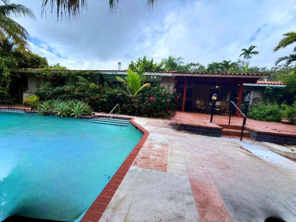 1915 Country Club Prado, Coral Gables, FL 33134 Photo