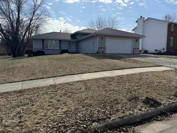 2215 Wheatland Terrace, FREEPORT, IL 61032