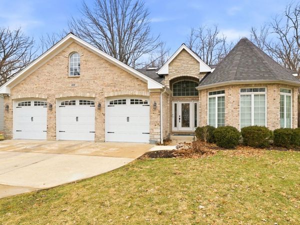 1009 Douglas Avenue, Naperville, IL 60540