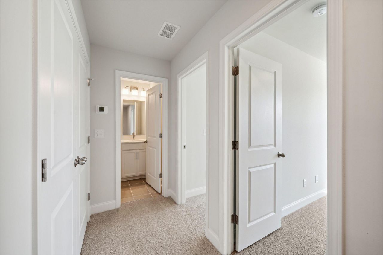 221 Harding Lane Photo 33