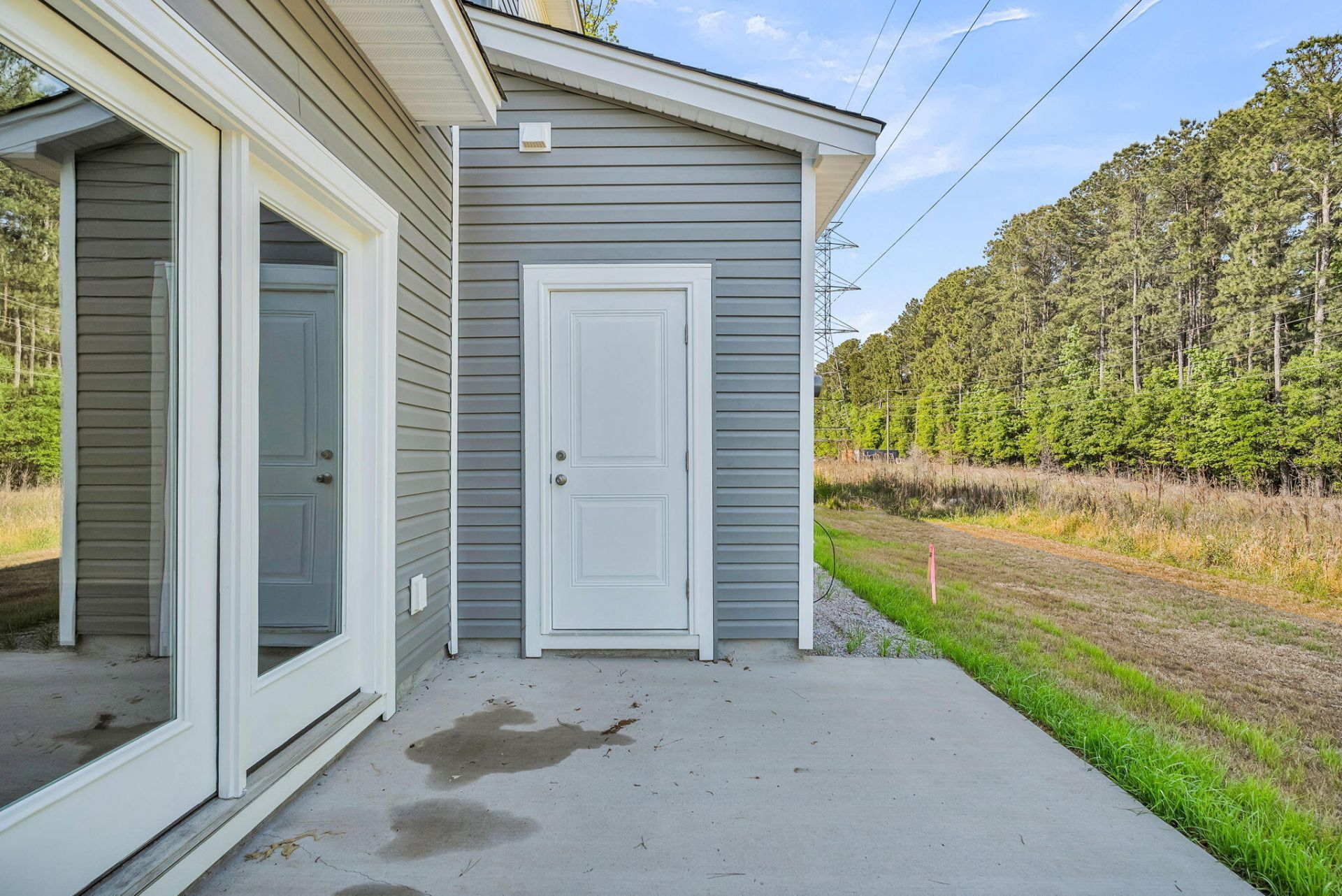 221 Harding Lane Photo 4