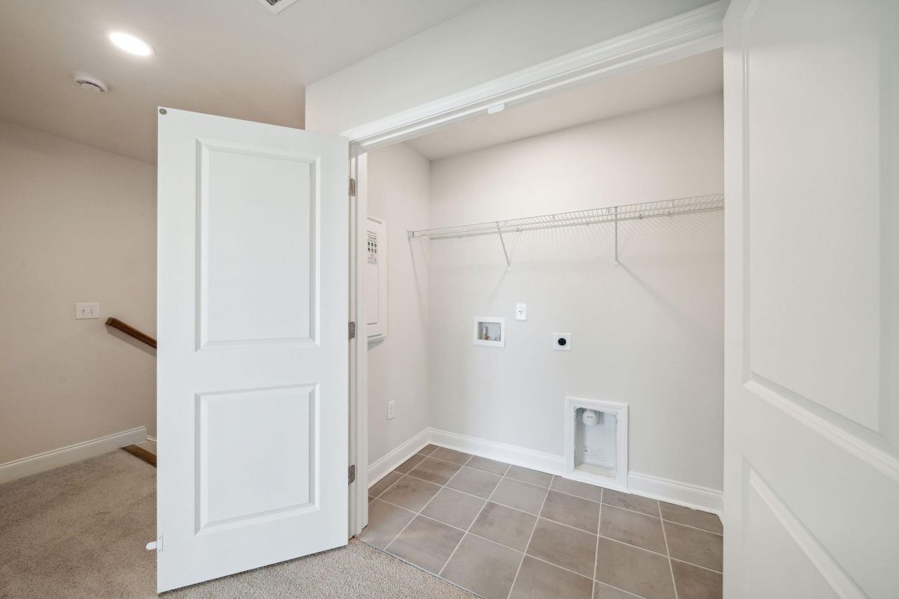 221 Harding Lane Photo 44