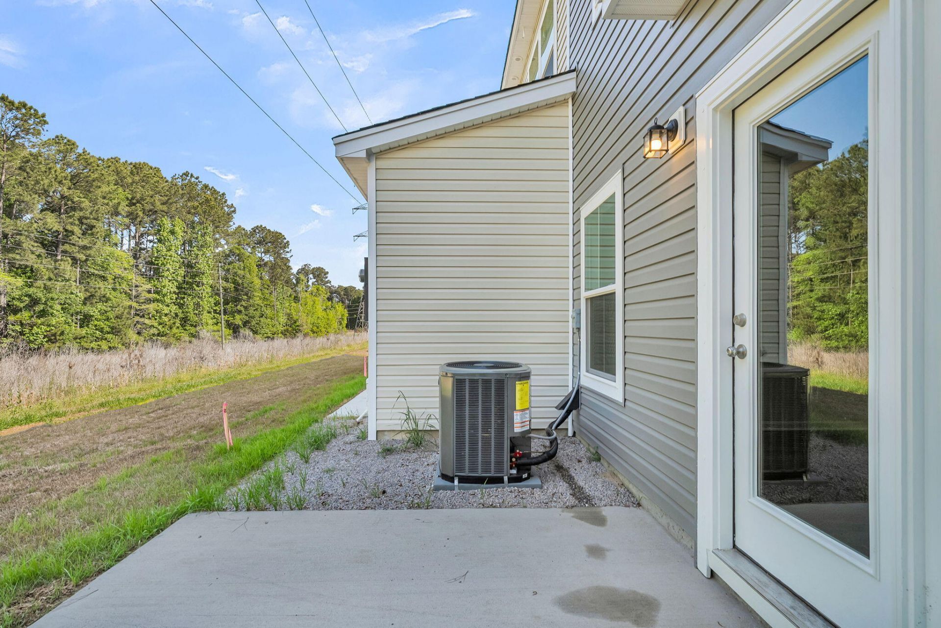 221 Harding Lane Photo 5