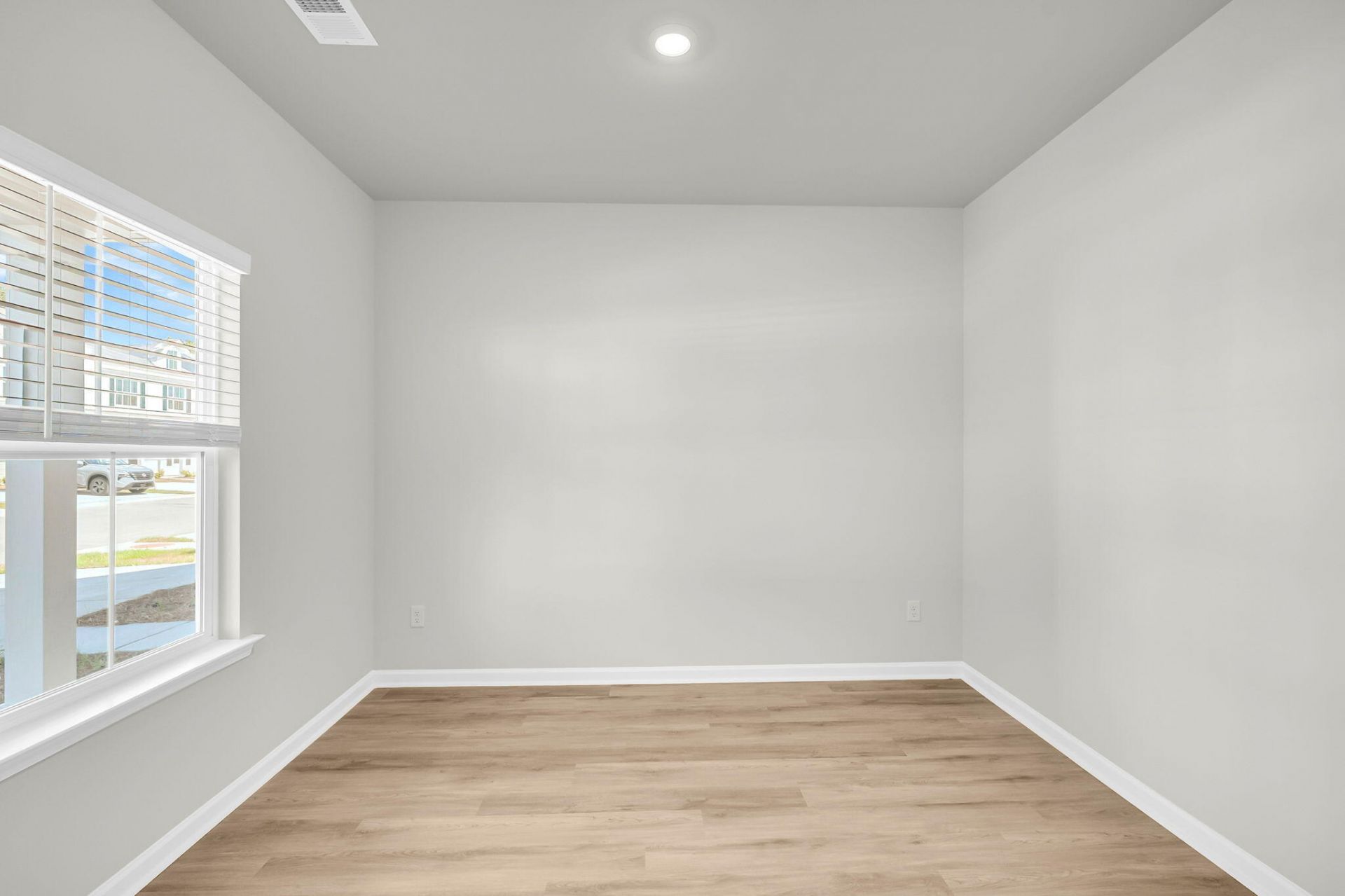 221 Harding Lane Photo 7