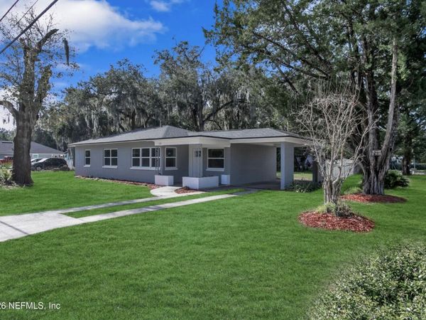 100 HUSSON Avenue, Palatka, FL 32177