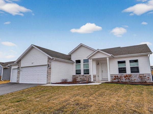 822 Colt Drive, Belleville, WI 53508