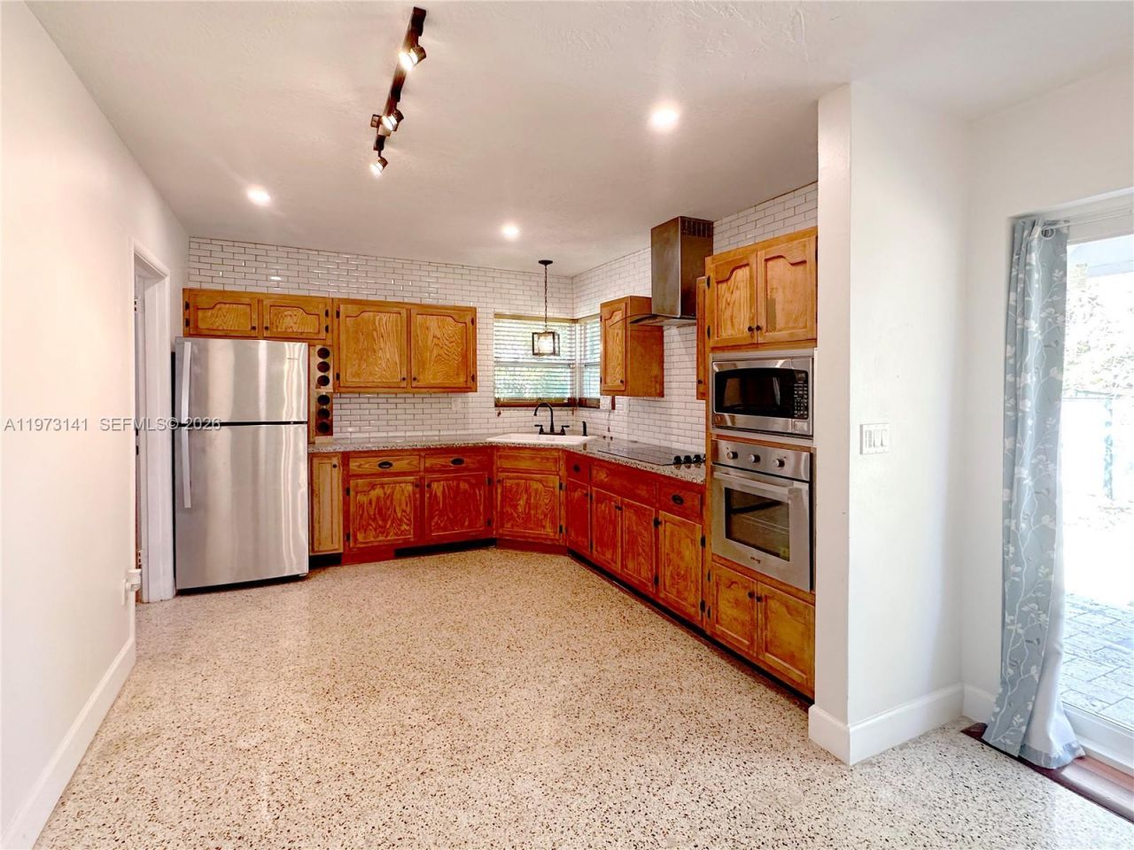 12401 SW 191st Ter, Miami, FL 33177 Photo