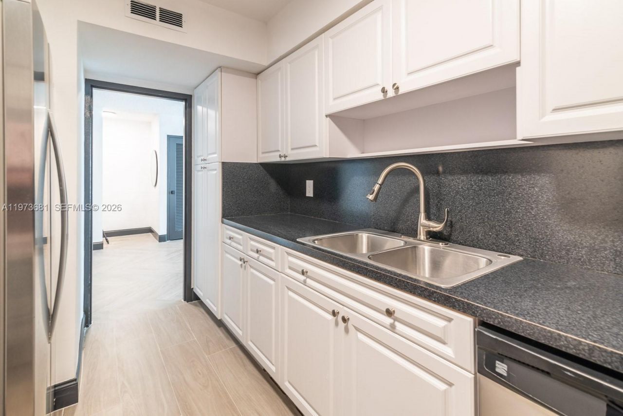 9225 Collins Ave, Unit 1010, Surfside, FL 33154 Photo