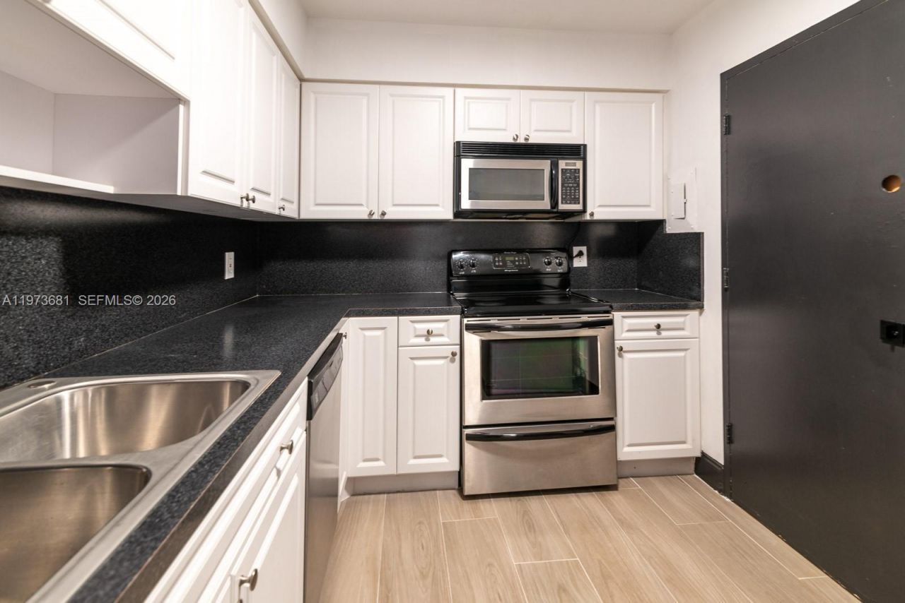 9225 Collins Ave, Unit 1010, Surfside, FL 33154 Photo