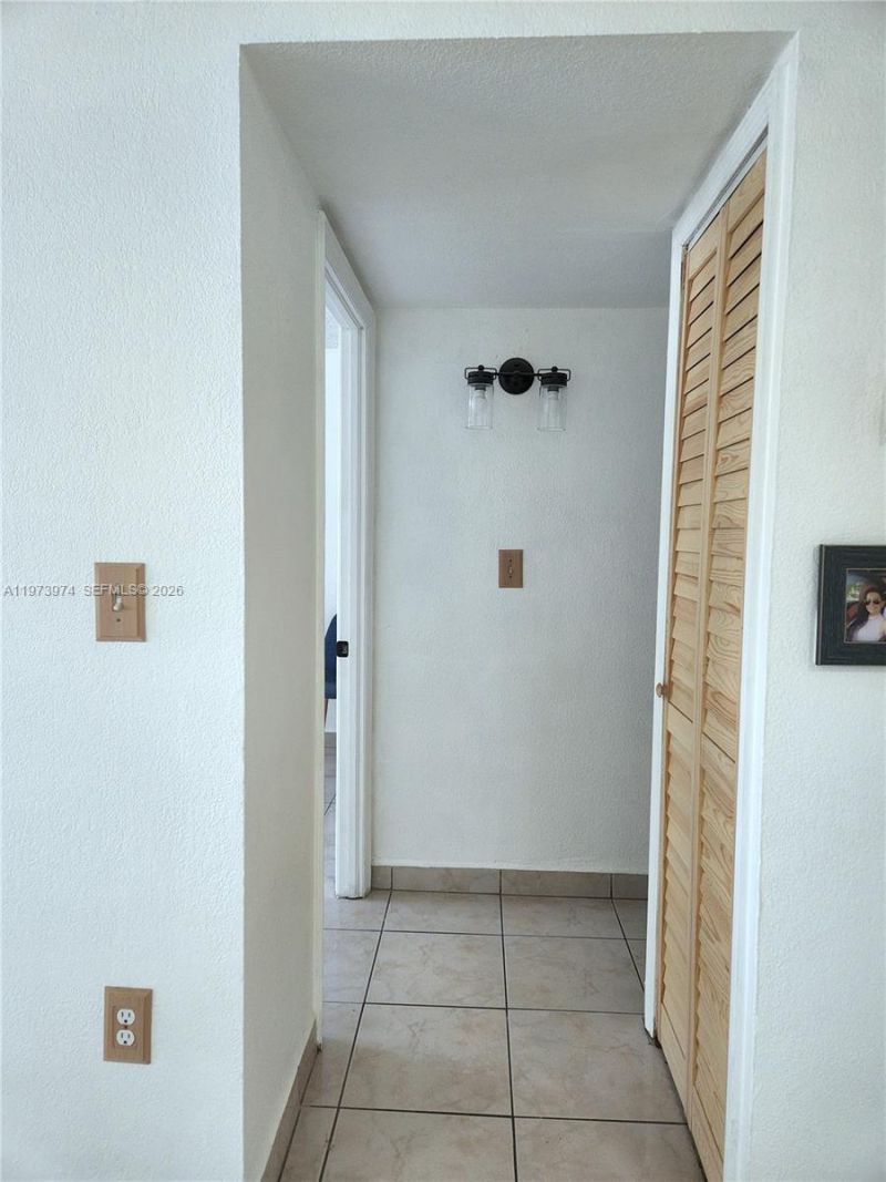 666 W 81st St , Unit 209, Hialeah, FL 33014 Photo