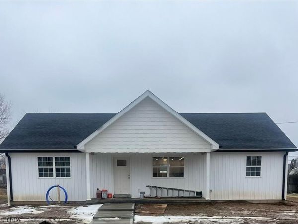 165 W 3rd Street, Frazeysburg, OH 43822