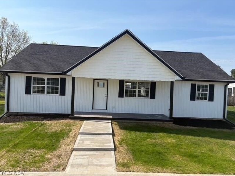 165 W 3rd Street, Frazeysburg, OH 43822 Photo 2