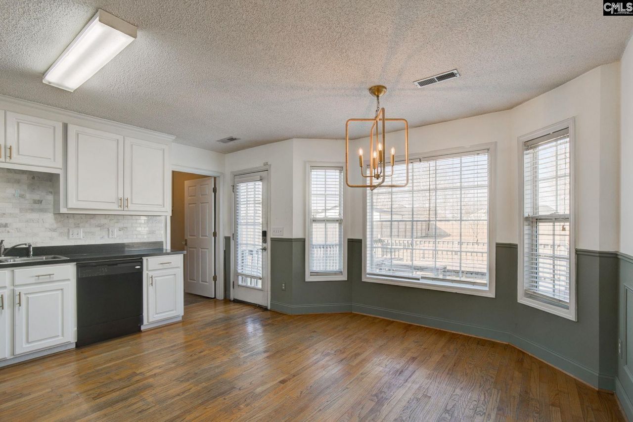 19 Amberhill Court  Photo 10