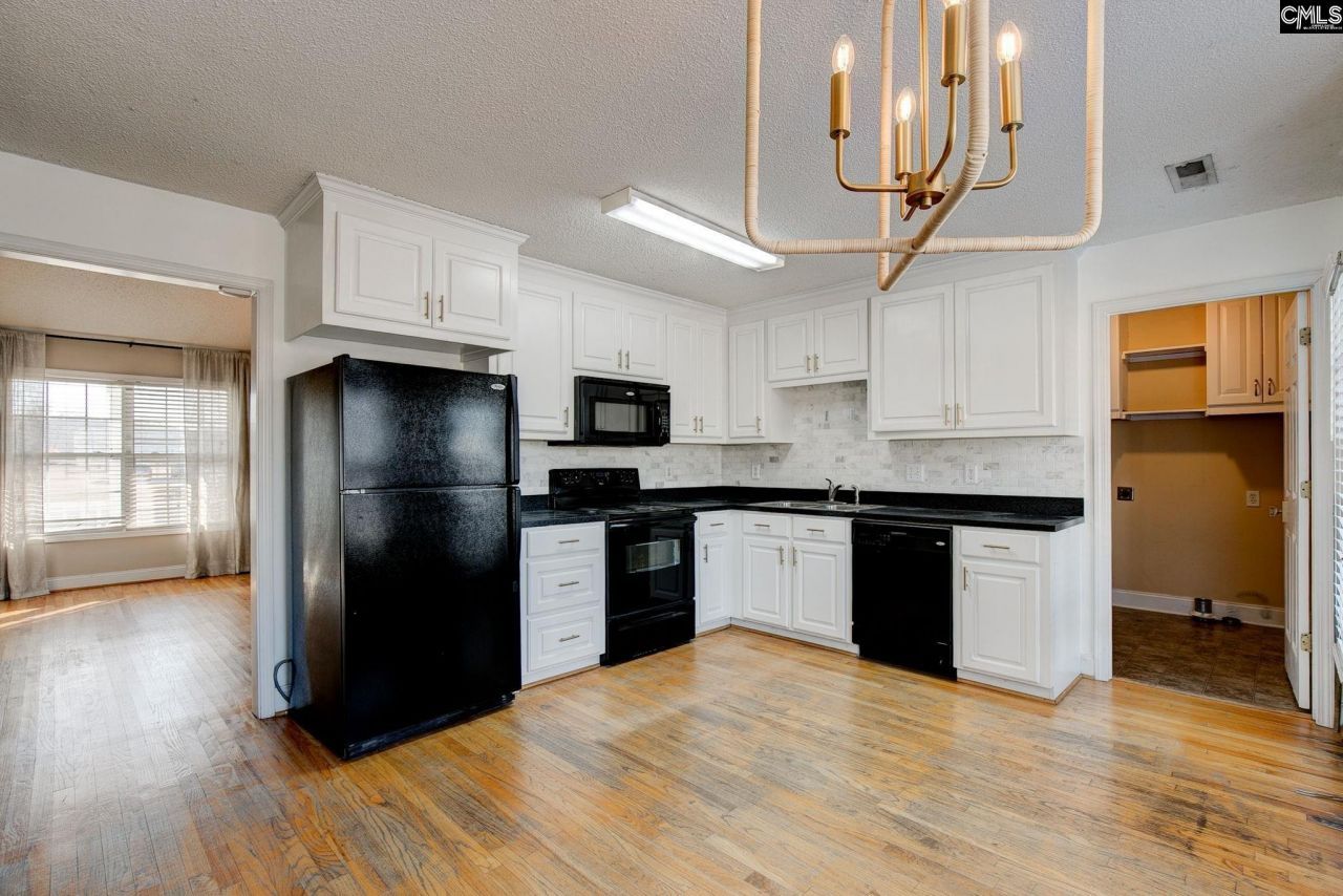 19 Amberhill Court  Photo 11