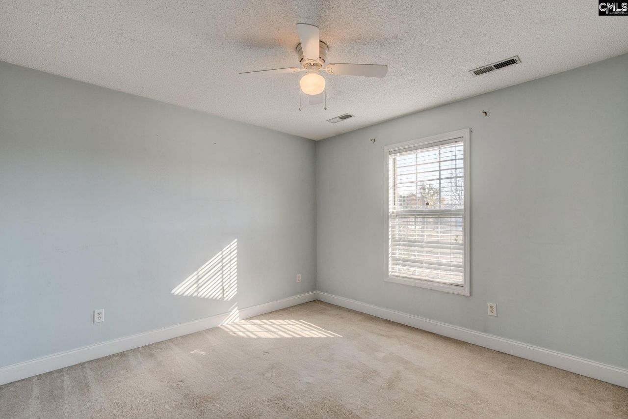 19 Amberhill Court  Photo 18