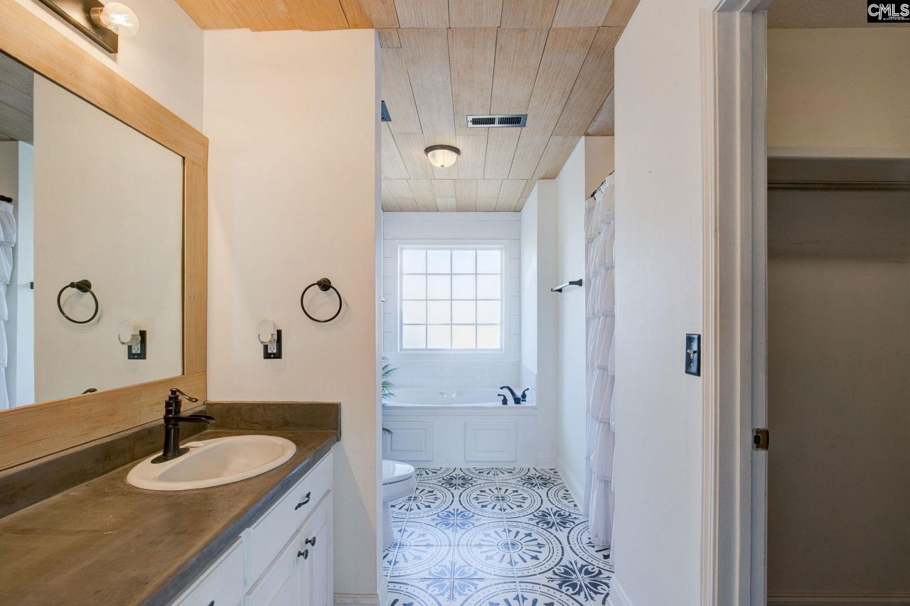 19 Amberhill Court  Photo 26