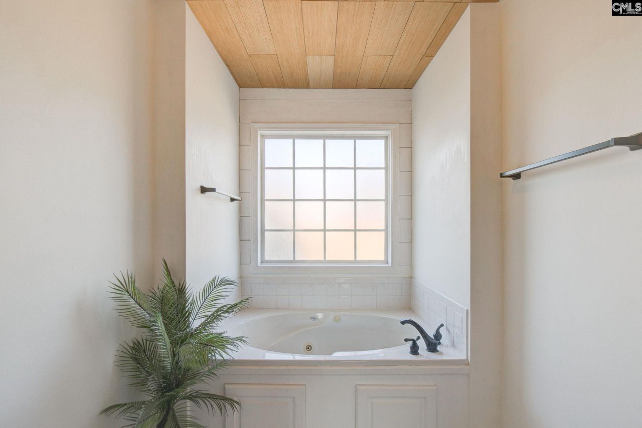 19 Amberhill Court  Photo 28