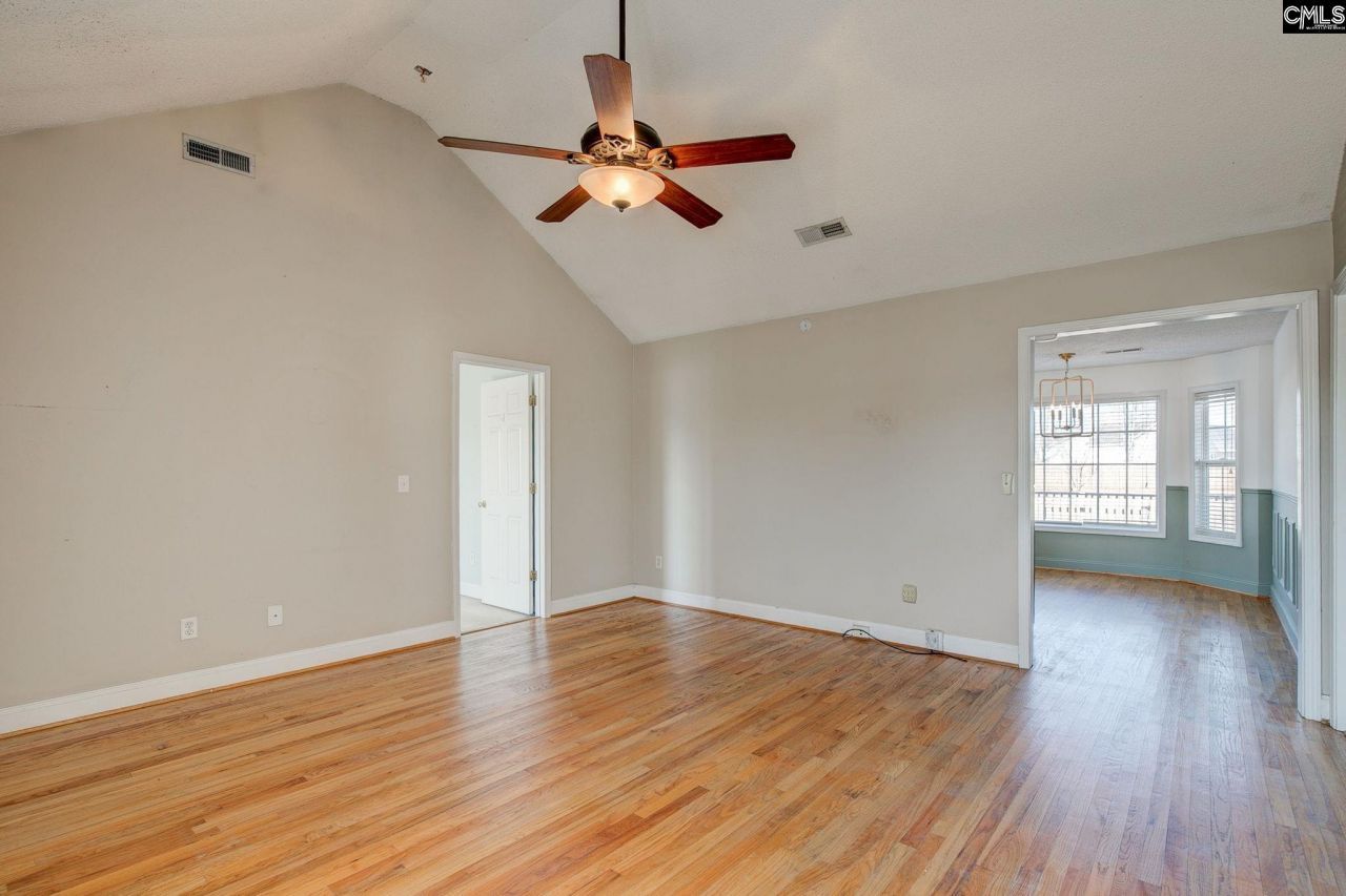 19 Amberhill Court  Photo 9