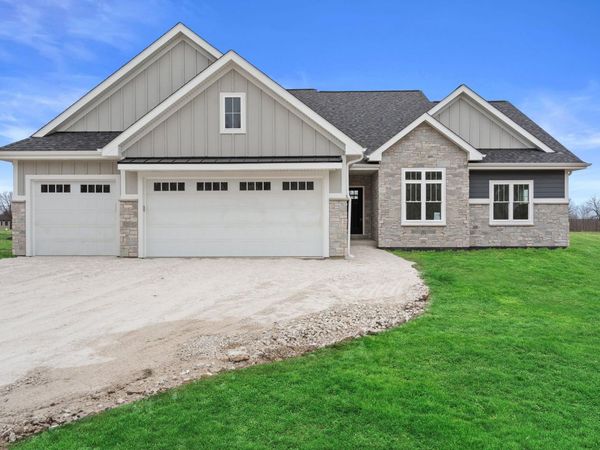 N66W20955 Sweet Clover Dr, Menomonee Falls, WI 53051