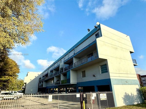 399 NW 72nd Ave, Unit 210, Miami, FL 33126