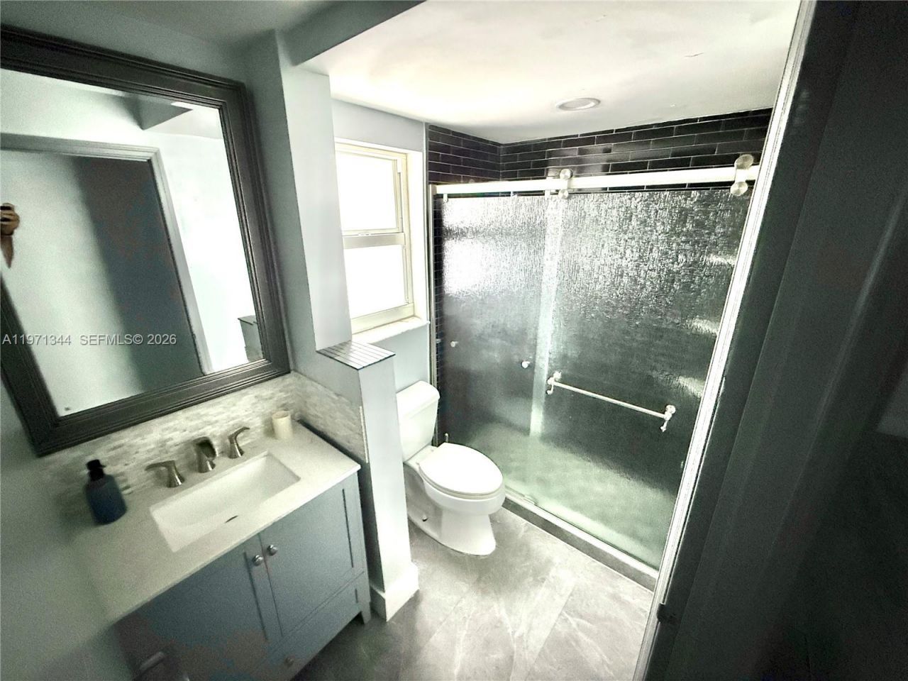 399 NW 72nd Ave, Unit 210, Miami, FL 33126 Photo