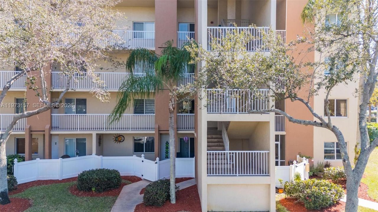 9539 Weldon Cir , Unit F214, Tamarac, FL 33321 Photo
