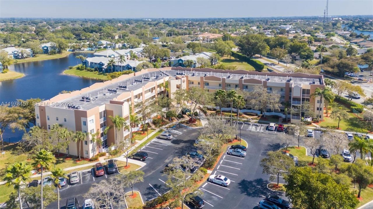 9539 Weldon Cir , Unit F214, Tamarac, FL 33321 Photo