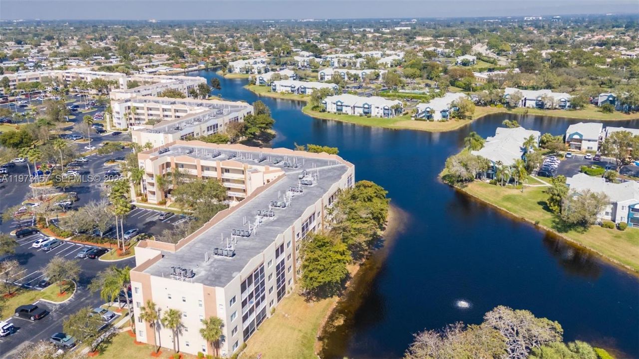 9539 Weldon Cir , Unit F214, Tamarac, FL 33321 Photo