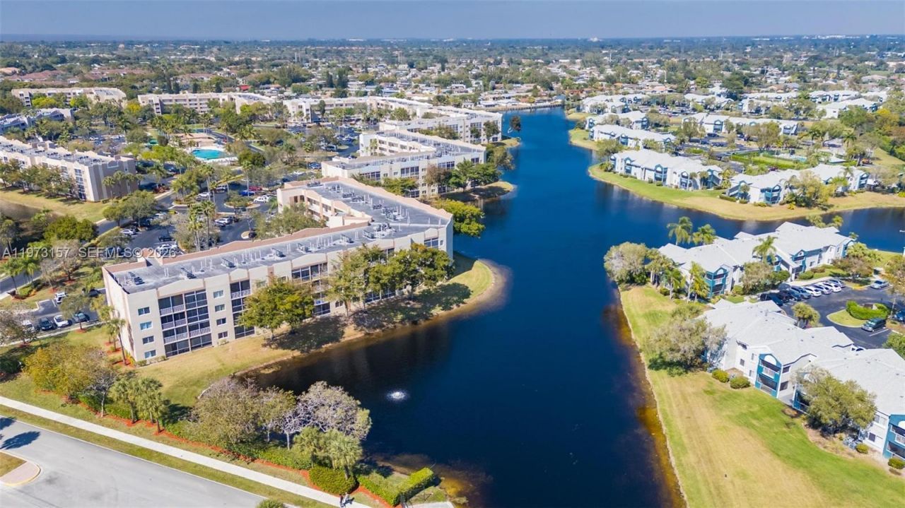 9539 Weldon Cir , Unit F214, Tamarac, FL 33321 Photo