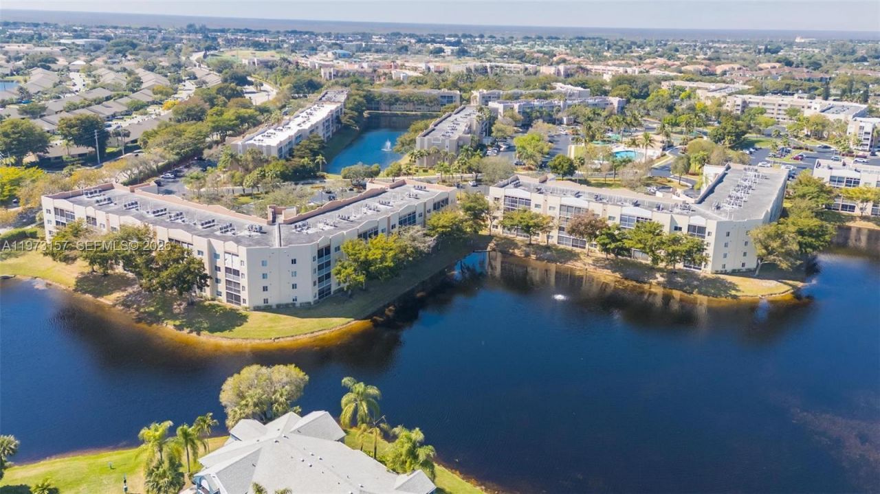 9539 Weldon Cir , Unit F214, Tamarac, FL 33321 Photo