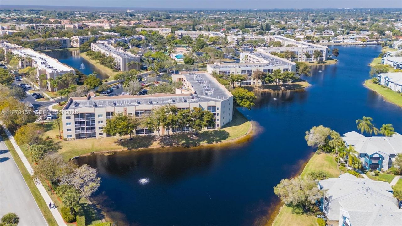 9539 Weldon Cir , Unit F214, Tamarac, FL 33321 Photo