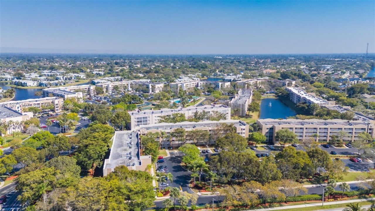 9539 Weldon Cir , Unit F214, Tamarac, FL 33321 Photo