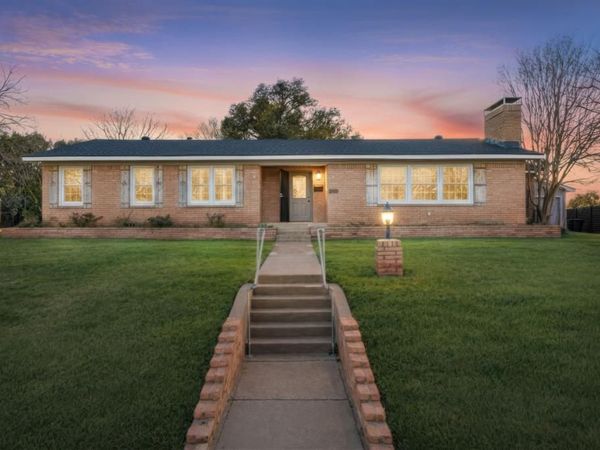 2208 Lake Ridge Circle, Waco, TX 76710