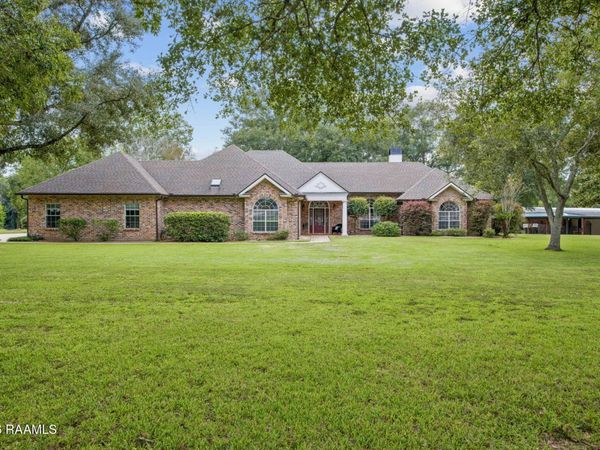 313 Lepinay Road, Lafayette, LA 70508