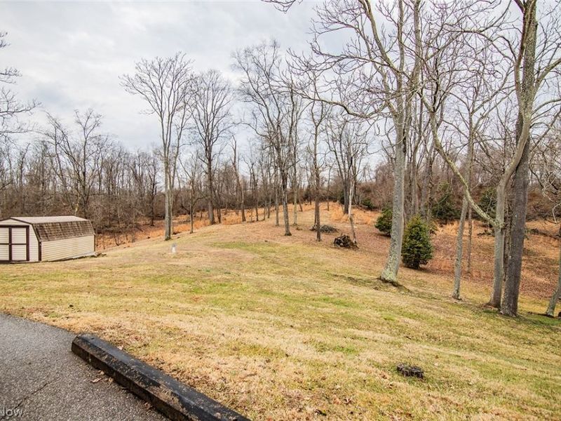 82 Highland Lake Circle, Washington, WV 26181 Photo 13