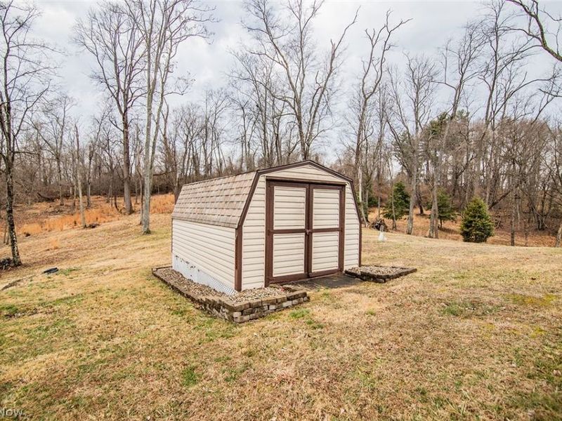 82 Highland Lake Circle, Washington, WV 26181 Photo 16