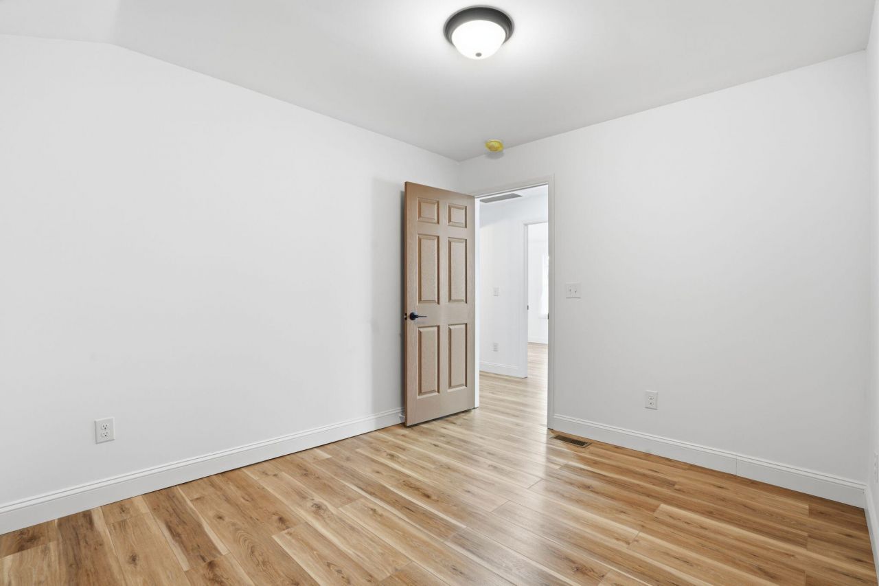 104 O'carroll Street Photo 12