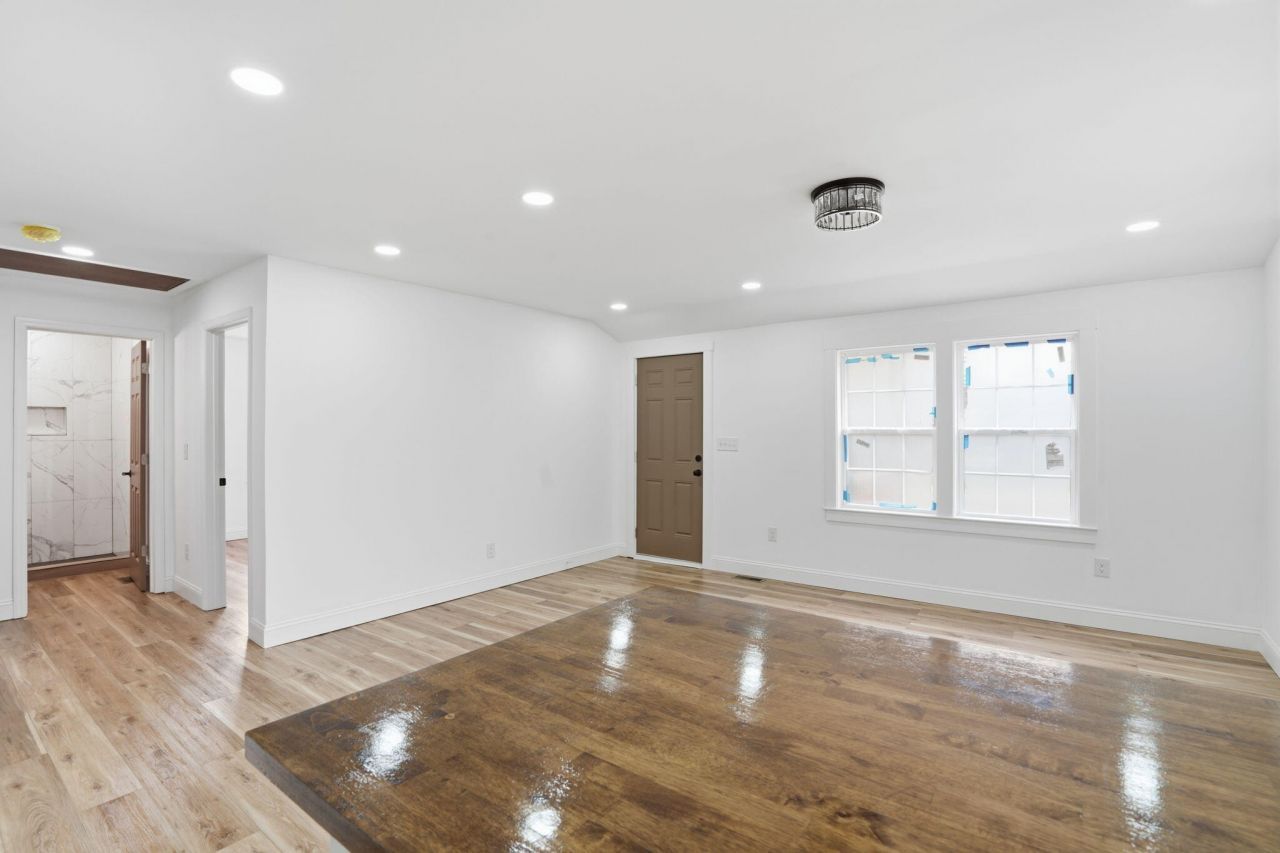 104 O'carroll Street Photo 13