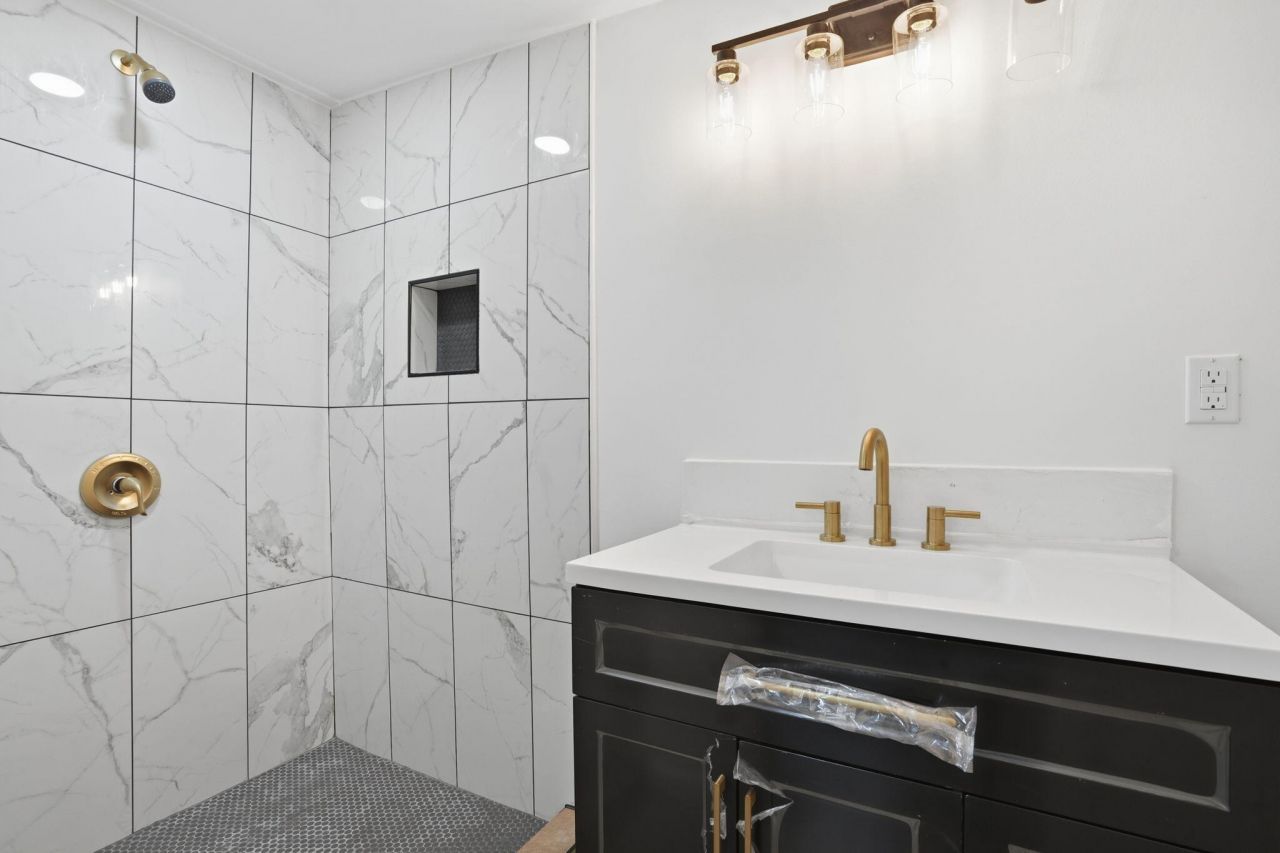 104 O'carroll Street Photo 25