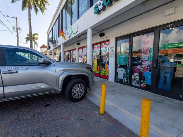 700 SW 17th Ave , Miami, FL 33135