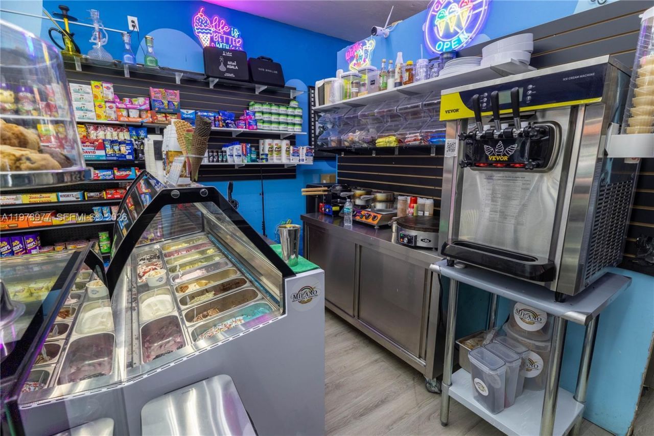 700 SW 17th Ave , Miami, FL 33135 Photo